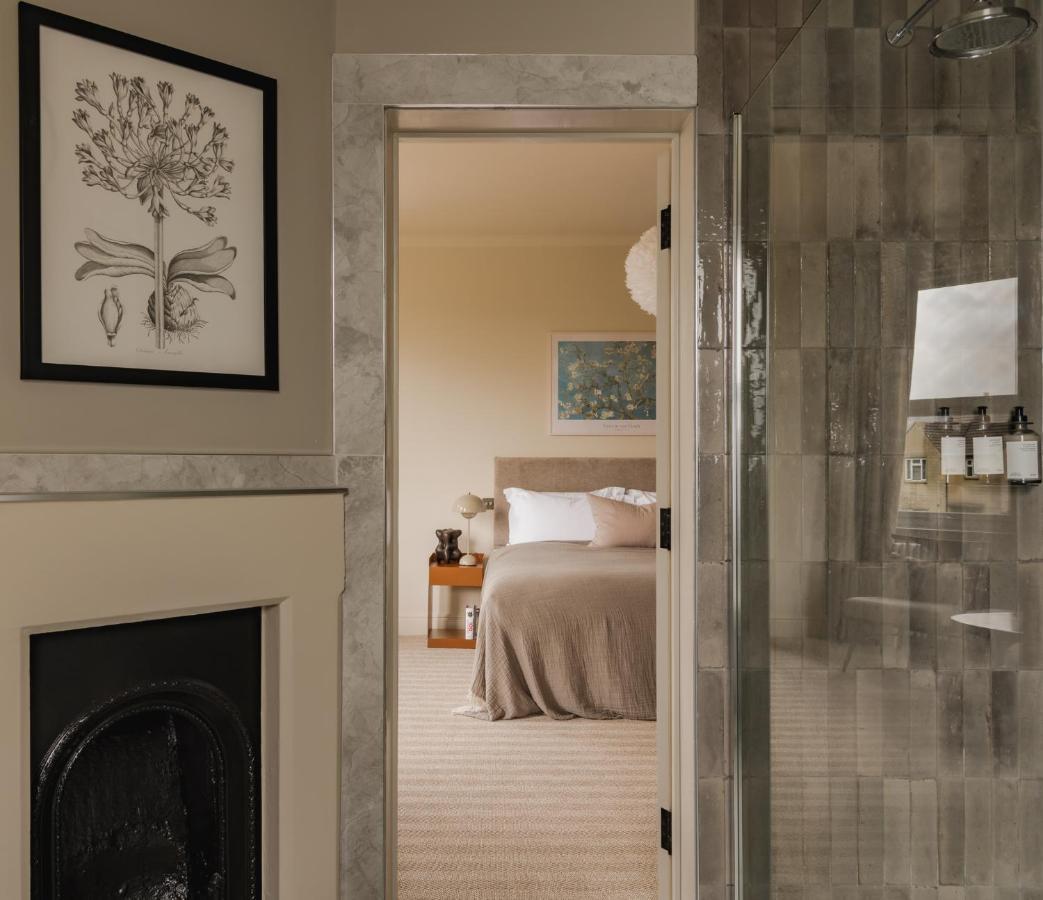 Leighton House - Boutique Guesthouse บาธ ภายนอก รูปภาพ A room at The Ivy Hotel