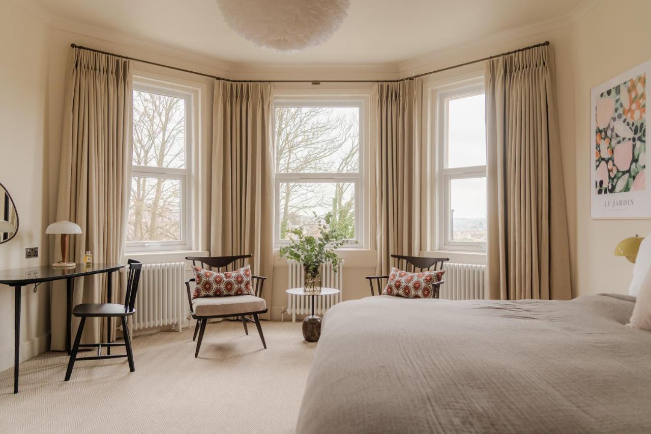 Leighton House - Boutique Guesthouse บาธ ภายนอก รูปภาพ A bedroom at the hotel