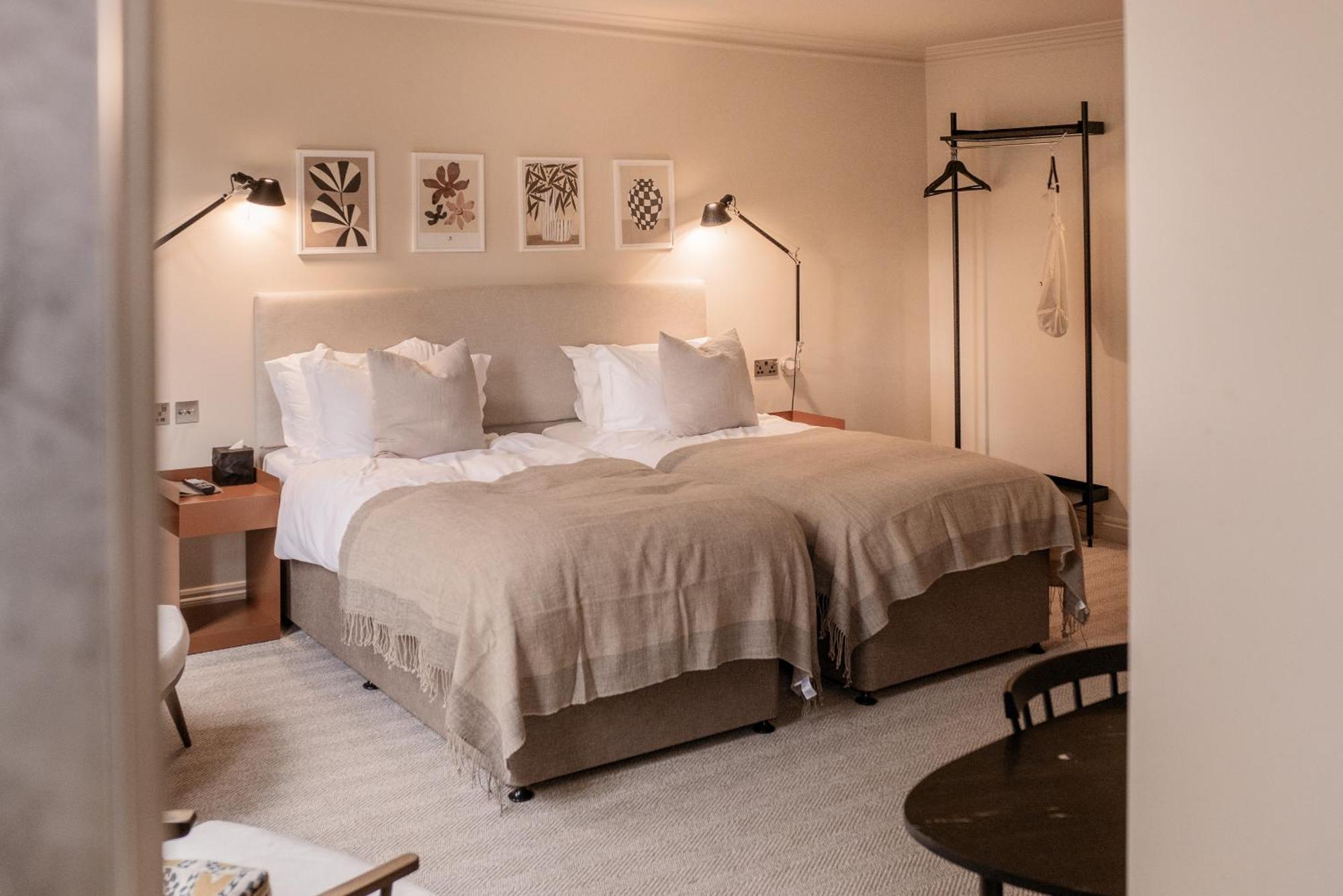 Leighton House - Boutique Guesthouse บาธ ภายนอก รูปภาพ A room at the Hotel