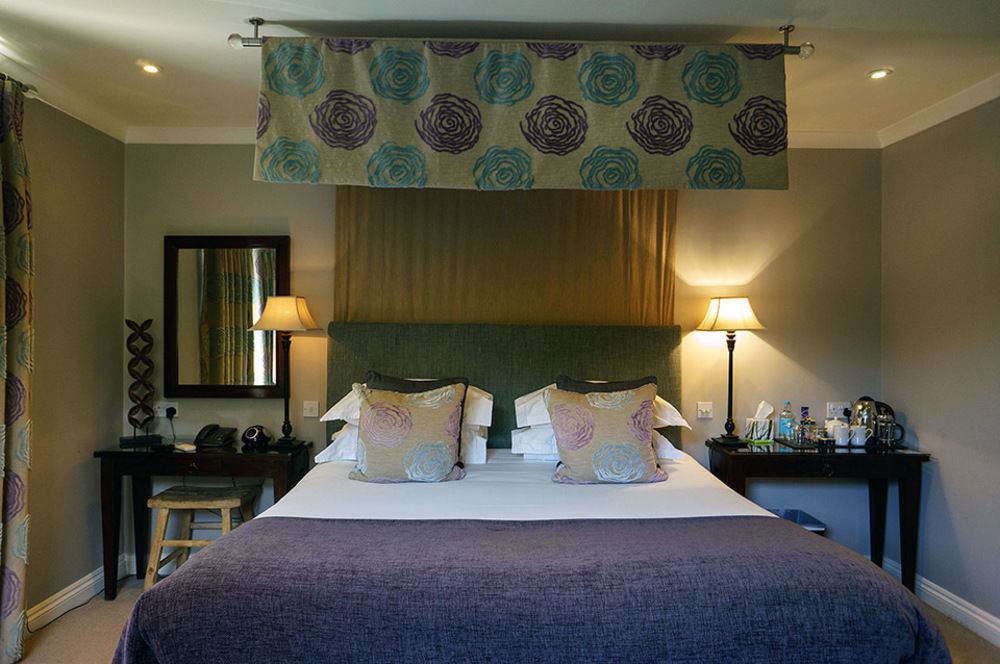 Leighton House - Boutique Guesthouse บาธ ภายนอก รูปภาพ A bedroom at the hotel