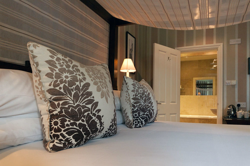 Leighton House - Boutique Guesthouse บาธ ภายนอก รูปภาพ A bedroom at the hotel