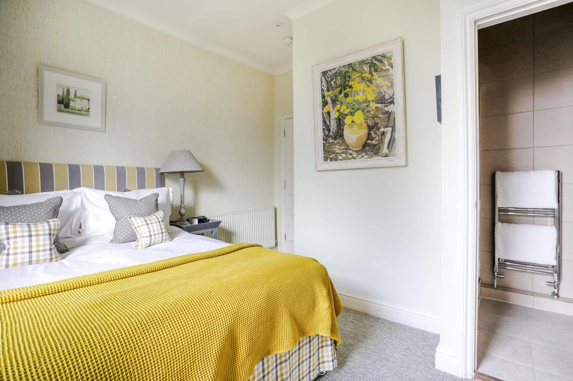 Leighton House - Boutique Guesthouse บาธ ภายนอก รูปภาพ A bedroom at The Old parsonage